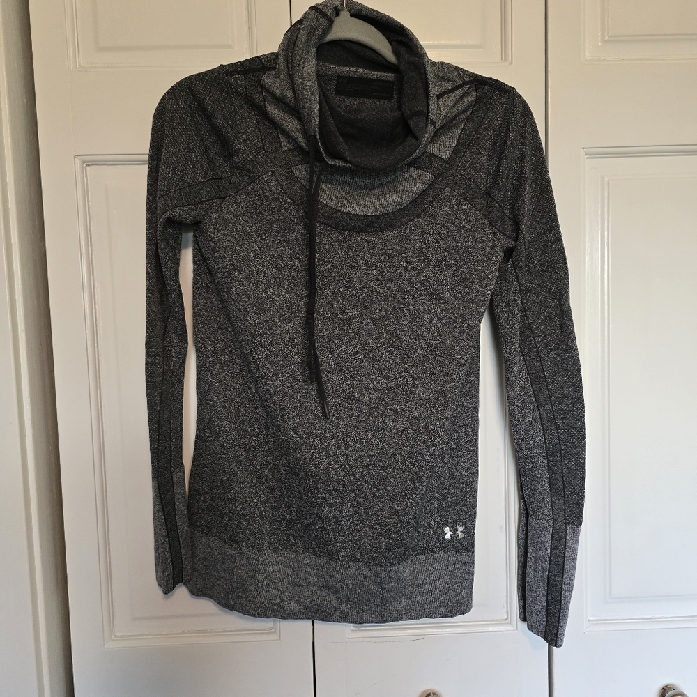 Under Armor Long Sleeve Turtleneck Fitted Heatgear, S